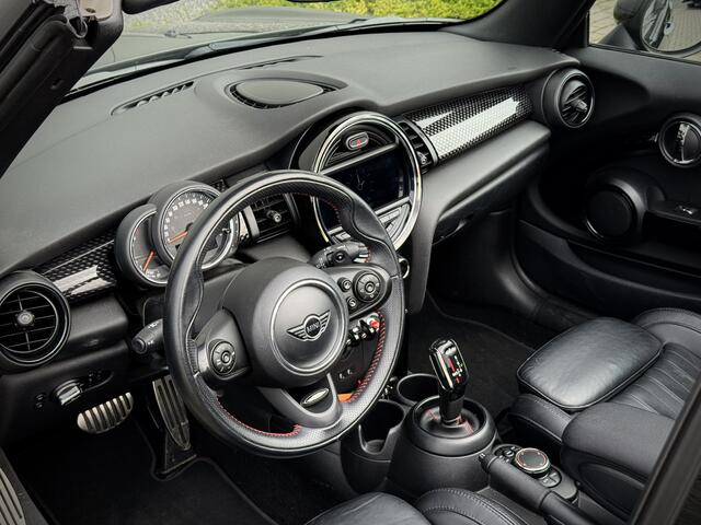 Mini COOPER S Mini Cabrio 2.0 192 pk John Cooper Works YOURS Lederen Sportstoelen | Achteruitrijcamera | Apple Carplay | Keyless Entry | 18 inch JCW L.M. Velgen | Origin. NL 2e Eign. Dealer O.H.