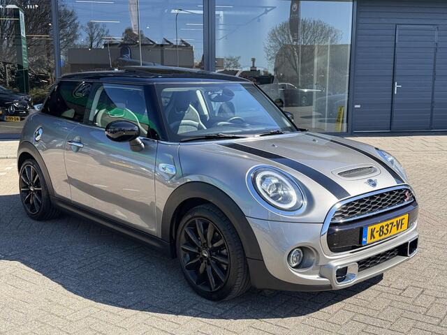 Mini COOPER S Mini 2.0 60 Years Edition AUTOMAAT| PANORAMADAK| NAVIGATIE| AIRCO/ECC| SPORT INTERIEUR| XENON| PARKEERSENSOREN