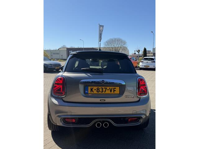 Mini COOPER S Mini 2.0 60 Years Edition AUTOMAAT| PANORAMADAK| NAVIGATIE| AIRCO/ECC| SPORT INTERIEUR| XENON| PARKEERSENSOREN