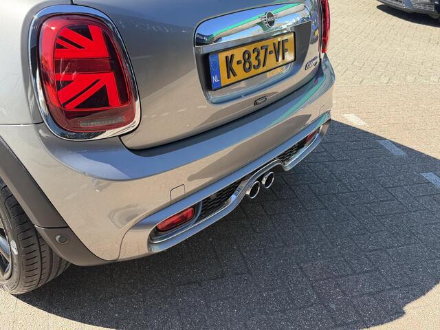 Mini COOPER S Mini 2.0 60 Years Edition AUTOMAAT| PANORAMADAK| NAVIGATIE| AIRCO/ECC| SPORT INTERIEUR| XENON| PARKEERSENSOREN