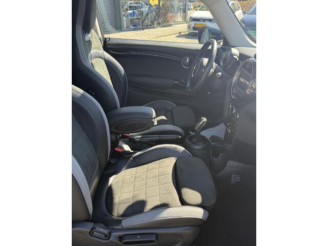 Mini COOPER S Mini 2.0 60 Years Edition AUTOMAAT| PANORAMADAK| NAVIGATIE| AIRCO/ECC| SPORT INTERIEUR| XENON| PARKEERSENSOREN