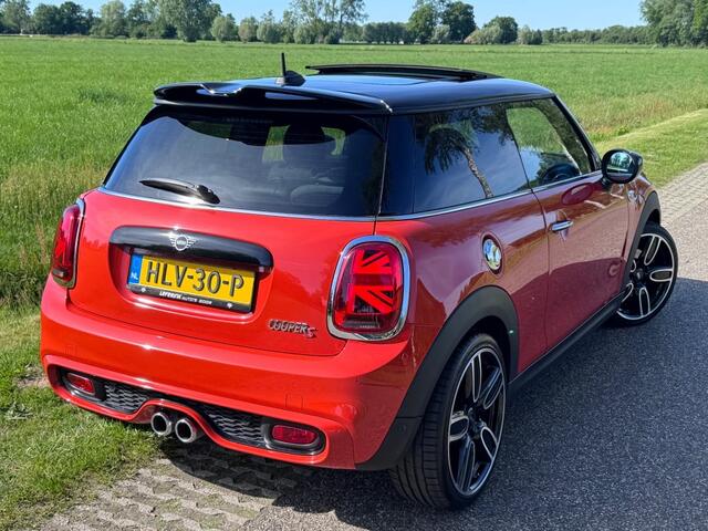 Mini COOPER S 192PK / JCW STUURWIEL / PANORAMADAK / 18 INCH / UNIEK!