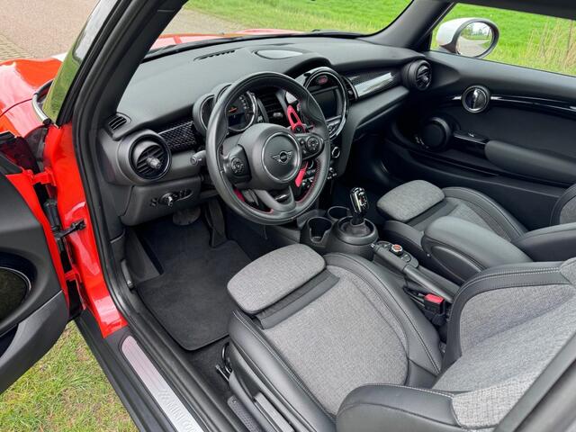 Mini COOPER S 192PK / JCW STUURWIEL / PANORAMADAK / 18 INCH / UNIEK!
