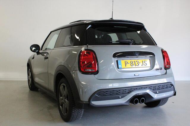 Mini COOPER S Mini 2.0 Essential | PANO-DAK! | NAVIGATIE | 16'LMV | AIRCO | 180PK | LED | CARPLAY | PDC-A |