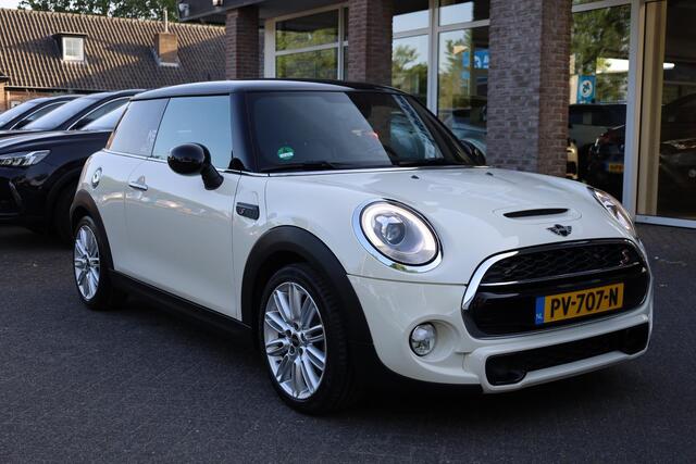 Mini COOPER S 3-Deurs 2.0 Chili LEER SFEERVERLICHTING RUIT+STOELVERWARMING UNION-JACK STUURFLIPPERS CRUISE PDC CLIMA 17"LMV DUO-TONE
