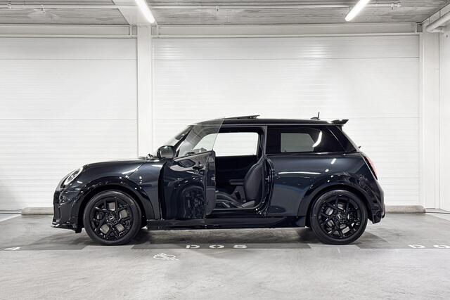 Mini COOPER S 3-Deurs | John Cooper Works uitvoering | Pakket M | Head-Up Display | Harman/Kardon | Panoramadak | Stoelverwarming | Comfort Access | Stuurwielverwarming
