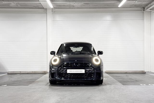 Mini COOPER S 3-Deurs | John Cooper Works uitvoering | Pakket M | Head-Up Display | Harman/Kardon | Panoramadak | Stoelverwarming | Comfort Access | Stuurwielverwarming