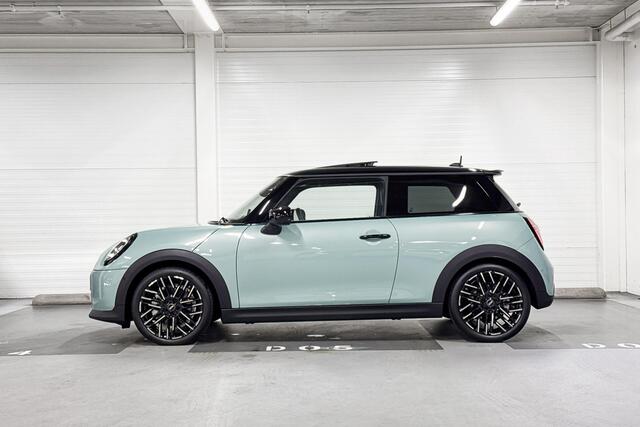 Mini COOPER S 3-deurs | Panoramadak | Harman\Kardon| Pakket XL | Stuurwielverwarming |
