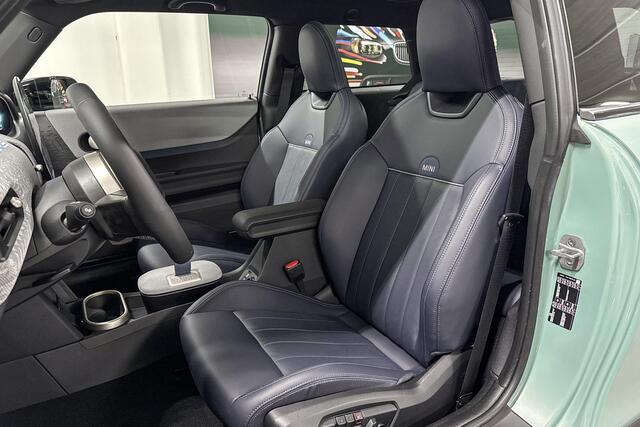 Mini COOPER S 3-deurs | Panoramadak | Harman\Kardon| Pakket XL | Stuurwielverwarming |
