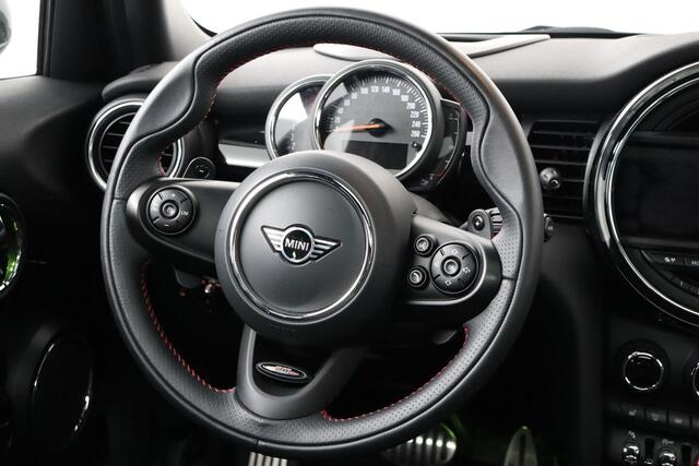 Mini COOPER S 2.0 Chili JCW Pakket (PANORAMADAK, DEALER ONDERHOUDEN, HEAD-UP, CARPLAY, NAVIGATIE, STOELV