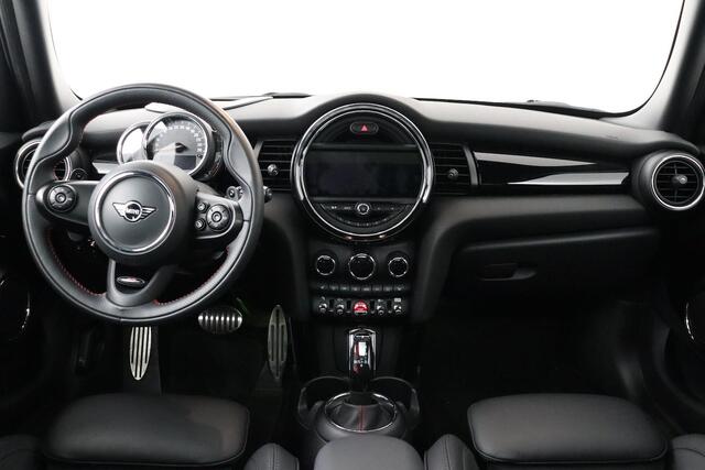 Mini COOPER S 2.0 Chili JCW Pakket (PANORAMADAK, DEALER ONDERHOUDEN, HEAD-UP, CARPLAY, NAVIGATIE, STOELV