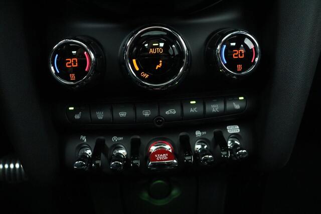 Mini COOPER S 2.0 Chili JCW Pakket (PANORAMADAK, DEALER ONDERHOUDEN, HEAD-UP, CARPLAY, NAVIGATIE, STOELV