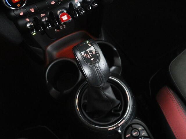 Mini COOPER S Cabrio 2.0 Chili Serious Business | Leder/alcantara | Harman/Kardon | Stoelverwarming | Head-up | Navigatie | Bluetooth | Sfeerverlichting | Park assist
