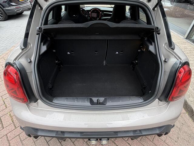 Mini COOPER S 5-Deurs 2.0 John Cooper Works Automaat 178PK | Panoramadak | HUD | Camera