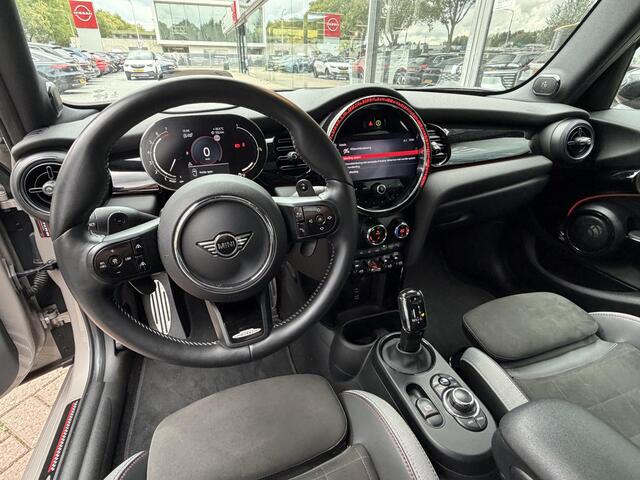 Mini COOPER S 5-Deurs 2.0 John Cooper Works Automaat 178PK | Panoramadak | HUD | Camera