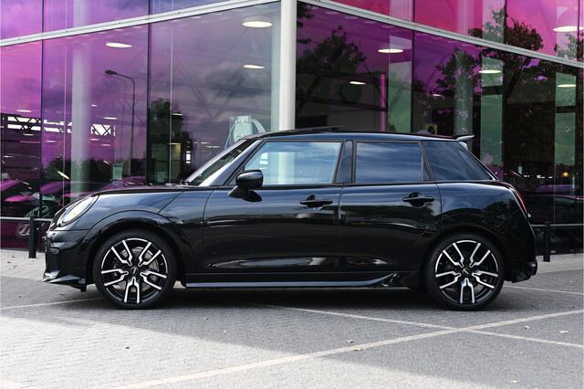 Mini COOPER S Hatchback / JCW / Pakket XL / 18" John Cooper Works Lap Spoke two-tone met sportbanden