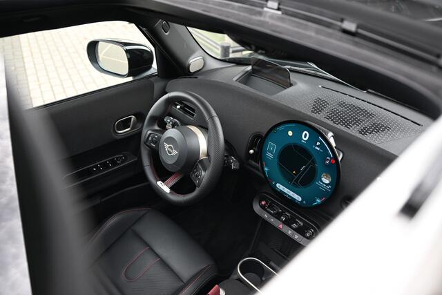 Mini COOPER S Hatchback / JCW / Pakket XL / 18" John Cooper Works Lap Spoke two-tone met sportbanden