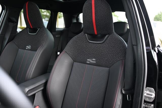 Mini COOPER S Hatchback / JCW / Pakket XL / 18" John Cooper Works Lap Spoke two-tone met sportbanden