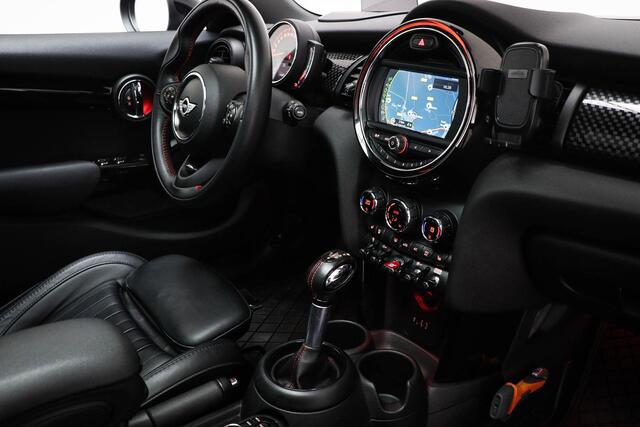 Mini COOPER S 5-Deurs 2.0 Chili Serious Business | PANORAMADAK | HEAD UP | LEDER | STOELVERWARMING | CLIMA