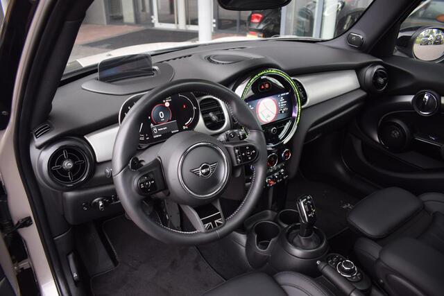Mini COOPER S 5-Deurs 2.0 MINI Yours | Pano | Leer | H/K | HUD | Stuur-en Stoelverwarming
