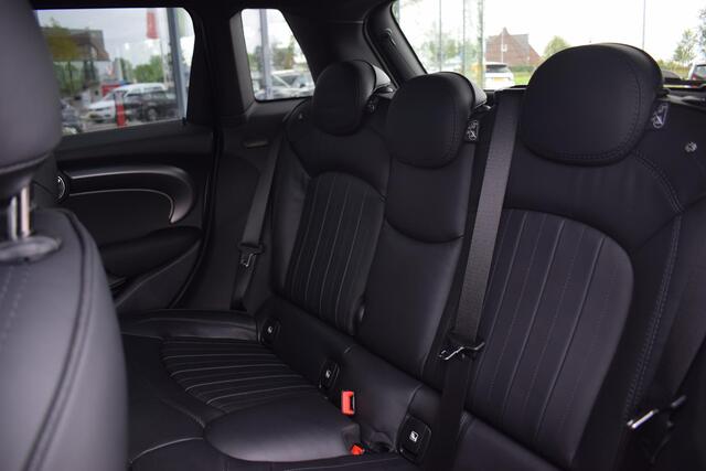 Mini COOPER S 5-Deurs 2.0 MINI Yours | Pano | Leer | H/K | HUD | Stuur-en Stoelverwarming