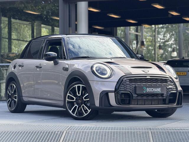 Mini COOPER S 5-Deurs 2.0 John Cooper Works Automaat 178PK | Panoramadak | HUD | Camera | Navigatie | Adaptieve Cruise Control | Stoelverwarming