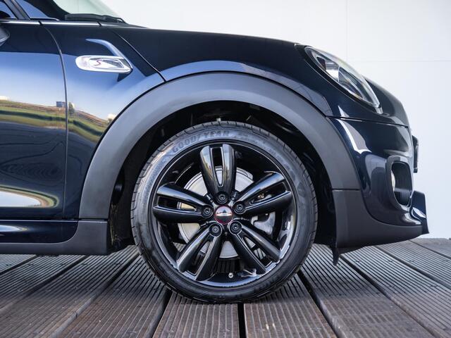 Mini COOPER S 5-deurs | John Cooper Works Uitvoering | 17" LM Track Spoke zwart | Glazen panoramadak | Piano Black Exterieur Accenten | Comfort Access – foto 6