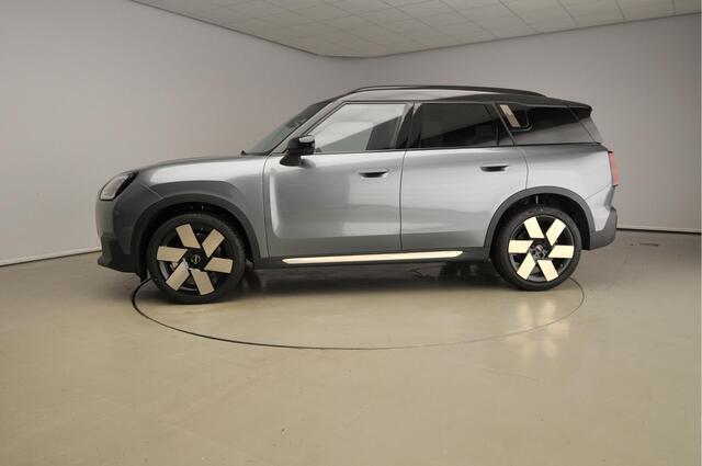 Mini COUNTRYMAN Cooper 1.5 C Favoured Panoramadak / JCW Sportstoelen / Trekhaak / Harman-Kardon / Head-up / Park assist / Alu wielen 20 inch