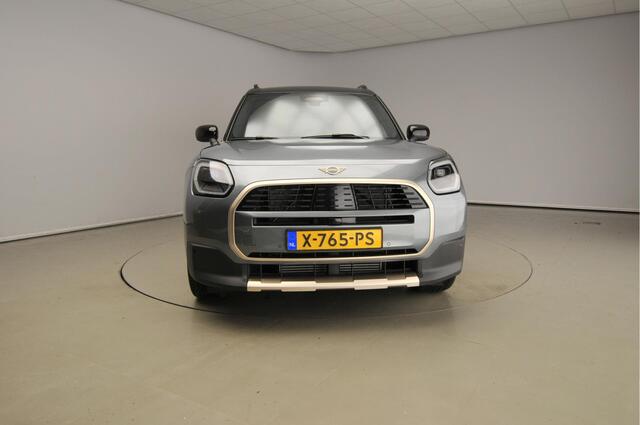 Mini COUNTRYMAN Cooper 1.5 C Favoured Panoramadak / JCW Sportstoelen / Trekhaak / Harman-Kardon / Head-up / Park assist / Alu wielen 20 inch
