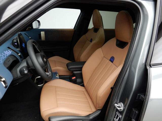 Mini COUNTRYMAN Cooper 1.5 C Favoured Panoramadak / JCW Sportstoelen / Trekhaak / Harman-Kardon / Head-up / Park assist / Alu wielen 20 inch