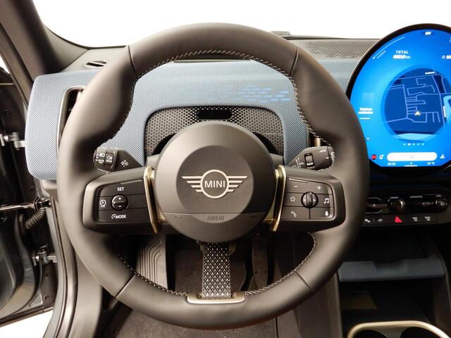 Mini COUNTRYMAN Cooper 1.5 C Favoured Panoramadak / JCW Sportstoelen / Trekhaak / Harman-Kardon / Head-up / Park assist / Alu wielen 20 inch