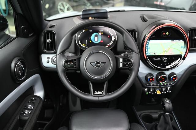 Mini COUNTRYMAN Cooper S E ALL4 Untamed Automaat / Panoramadak / Stoelverwarming / Adaptieve LED / Park Assistant / Head-Up / Harman Kardon / Active Cruise Control