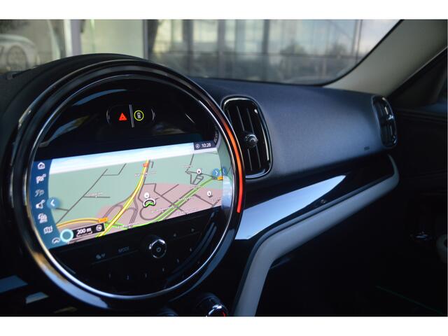 Mini COUNTRYMAN Cooper SE ALL4 Automaat / Panoramadak / Achteruitrijcamera / Active Cruise Control / Comfort Access / Adaptieve LED / Head-Up / Park Assistant