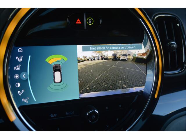 Mini COUNTRYMAN Cooper SE ALL4 Automaat / Panoramadak / Achteruitrijcamera / Active Cruise Control / Comfort Access / Adaptieve LED / Head-Up / Park Assistant