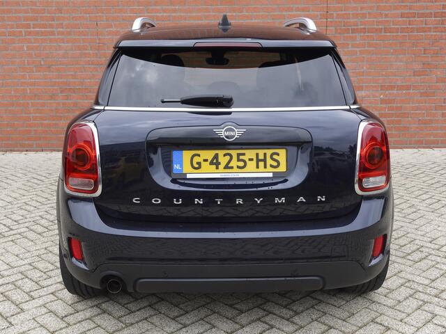 Mini COUNTRYMAN 1.5 One Pepper Mini Navigatie Parkeersensoren achter Cruise Control Airco 17" Lichtmetalen Velgen Dakrails