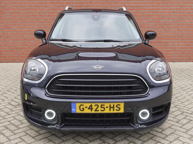 Mini COUNTRYMAN 1.5 One Pepper Mini Navigatie Parkeersensoren achter Cruise Control Airco 17" Lichtmetalen Velgen Dakrails