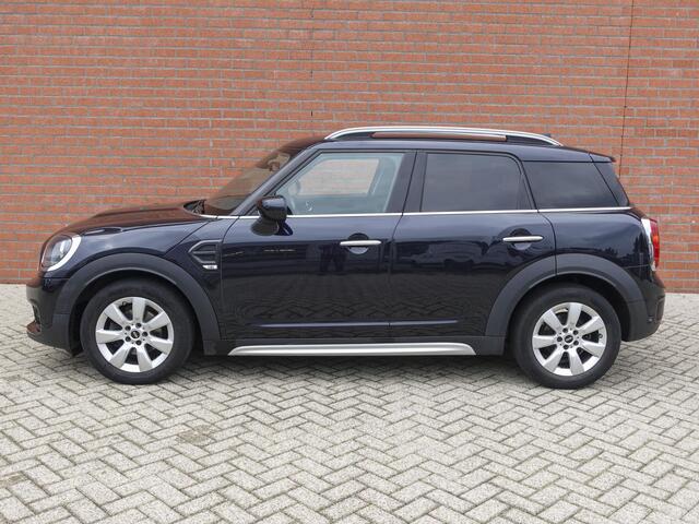 Mini COUNTRYMAN 1.5 One Pepper Mini Navigatie Parkeersensoren achter Cruise Control Airco 17" Lichtmetalen Velgen Dakrails