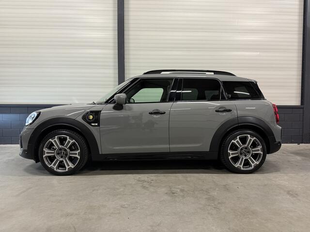 Mini COUNTRYMAN 2.0 Cooper SE ALL4 Yours CHESTER-MALT BROWN LEER/MOONWALK-GREY/PANO/HEAD-UP/VIRTUAL/KEYLESS/CAMERA/CARPLAY/19"/BLACK-OPTIC/PRIVACY/UNION-FLAG A.LICHTEN/ABSOLUTE NIEUWSTAAT