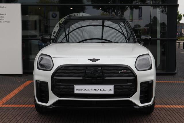 Mini COUNTRYMAN SE ALL4 | John Cooper Works Trim + Package L