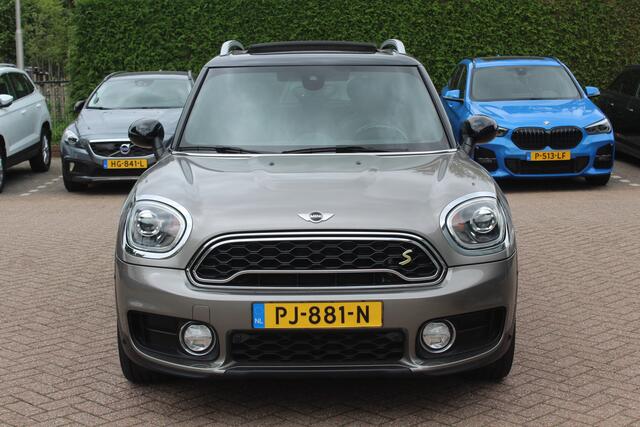 Mini COUNTRYMAN Mini 2.0 Cooper S E ALL4 Chili / Panoramadak / Camera / Head-up / Leder / Harman Kardon / 18'' / Navigatie / Dakspoiler / DAB / Apple CarPlay / Stoelverwarming / Cruise Control