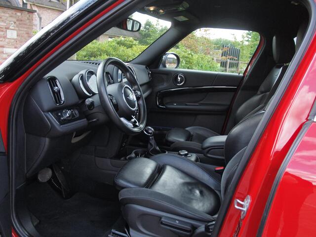 Mini COUNTRYMAN Mini 2.0 Cooper S E ALL4 Chili | Apple Carplay | Cruise Control | Parkeersensoren | Stoelverwarming |