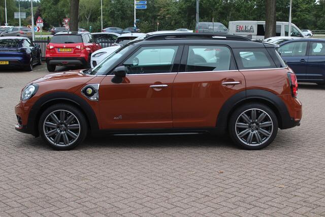 Mini COUNTRYMAN Mini 2.0 Cooper S E ALL4 Chili / Panoramadak / Camera / Head-up / Leder / Keyless / 19'' / Navi. Proff / Stoelverwarming / Cruise Control