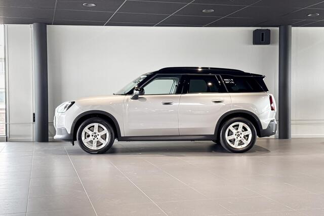 Mini COUNTRYMAN 1.5 C Classic M Plus | Glazen Panoramadak | Head-up Display | Stoelverwarming | Trekhaak |