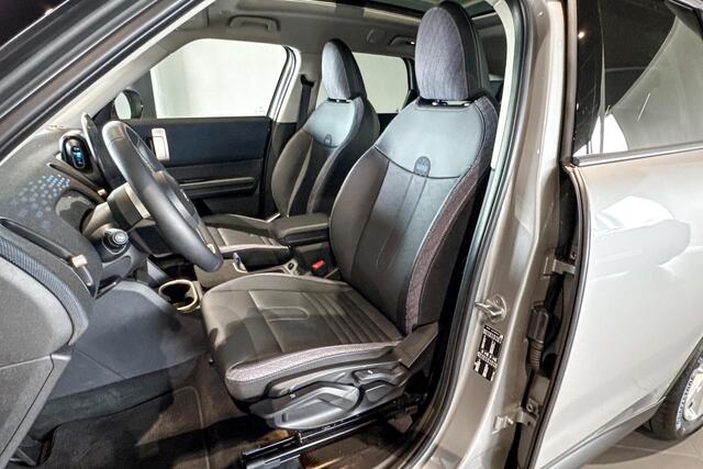 Mini COUNTRYMAN 1.5 C Classic M Plus | Glazen Panoramadak | Head-up Display | Stoelverwarming | Trekhaak |