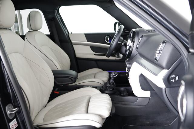 Mini COUNTRYMAN Mini 2.0 Cooper S E ALL4 MINI Yours Panorama / Opendak / LED / Harman Kardon / HUD / Pilot assist