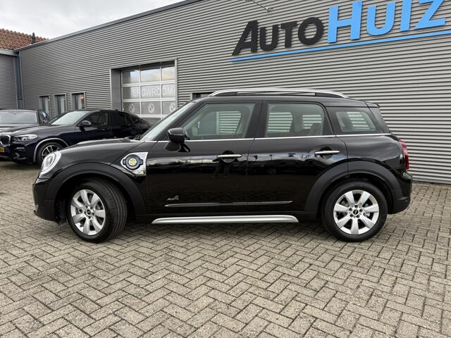 Mini COUNTRYMAN Mini 2.0 Cooper S E ALL4 Classic Leer Cruise Control Navigatie Carplay PDC Stoelverwarming Voorruitverwarming