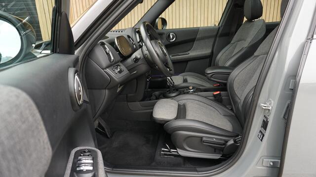 Mini COUNTRYMAN 1.5 136pk Automaat Cooper *Facelift* Pano.Dak LED Sportstoelen HUD Virtual Cockpit *Black Optik* Moonwalk Grey Pearl NL auto!