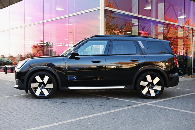 Mini COUNTRYMAN E / Favoured Trim / Pakket M / 20" Windmill Spoke 2-tone