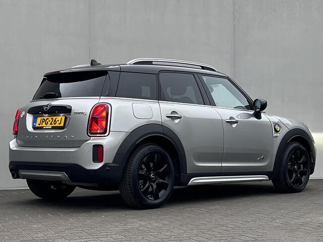 Mini COUNTRYMAN Cooper S E ALL4 AT / Plug-In / EAER 52 km / Leder / Navigatie / Elektrische klep / Elektrische stoelen / Adaptieve CC / Apple Carplay Android / Camera / 17" LM wielen met All Season banden /