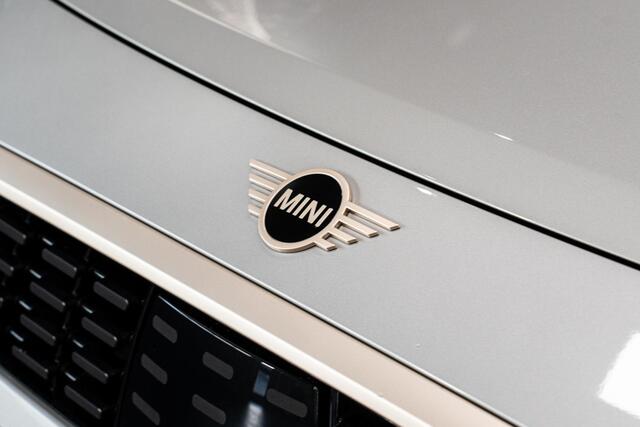 Mini COUNTRYMAN Mini 1.5 C Favoured M *Panorama / Head-up Display / Keyless Entry / Apple Carplay / LED-verlichting*